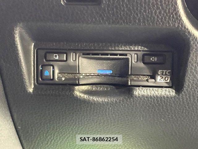 Toyota VOXY 2024-09 7226990-8