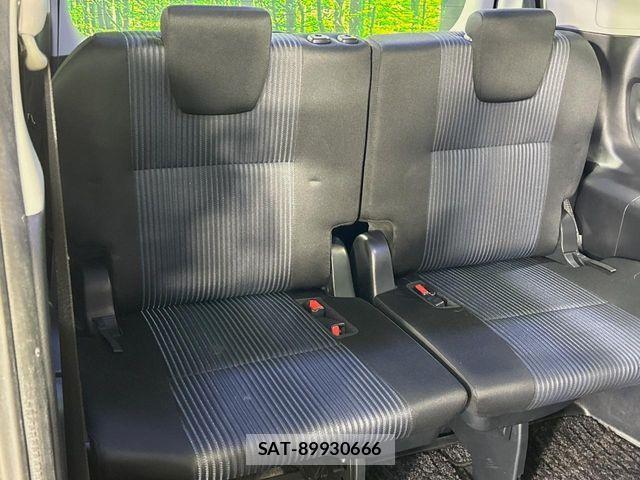 Toyota VOXY 2015-09 7226885-9