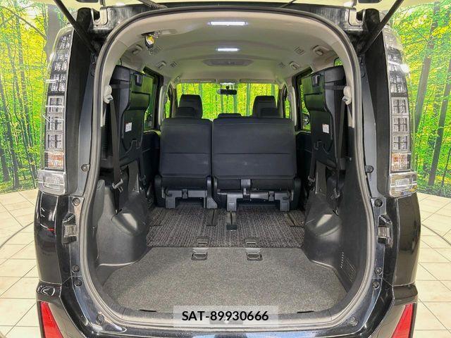 Toyota VOXY 2015-09 7226885-10