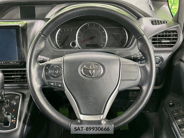 Toyota VOXY 2015-09 7226885-11