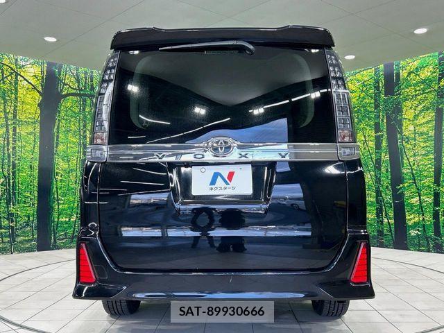 Toyota VOXY 2015-09 7226885-15