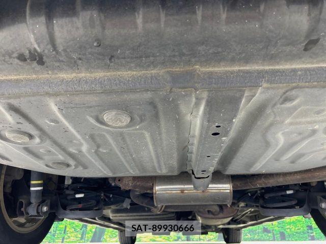 Toyota VOXY 2015-09 7226885-19