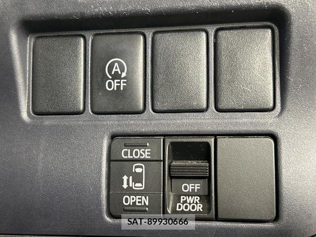Toyota VOXY 2015-09 7226885-4