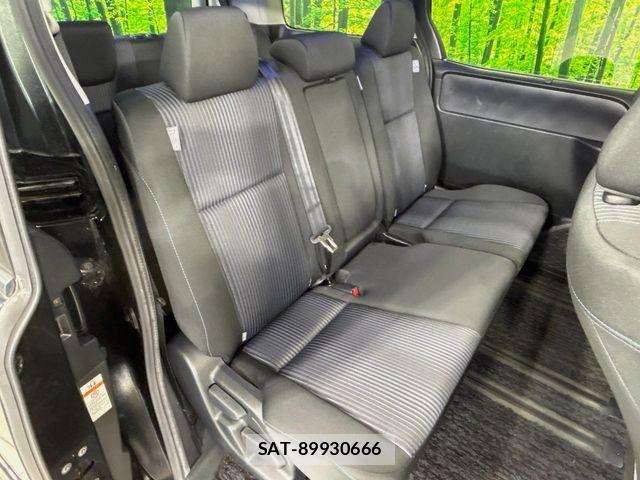 Toyota VOXY 2015-09 7226885-8