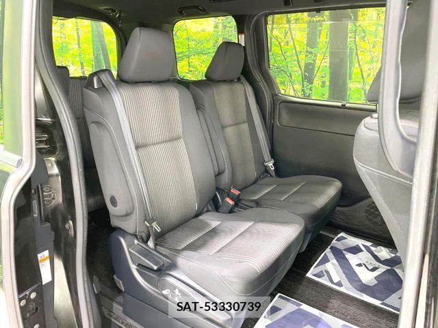 Toyota VOXY 2018-04 7226921-9