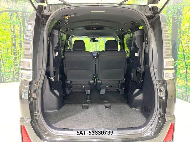 Toyota VOXY 2018-04 7226921-11