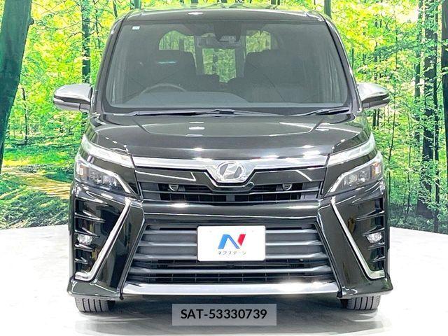 Toyota VOXY 2018-04 7226921-14