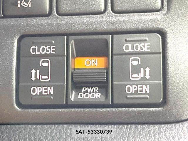 Toyota VOXY 2018-04 7226921-2