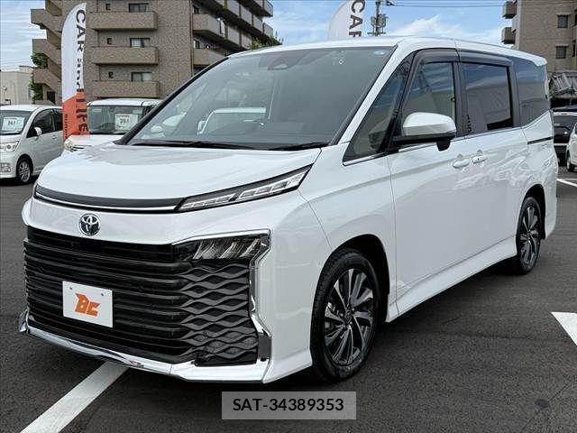 Toyota VOXY 2026-04 7226995-9