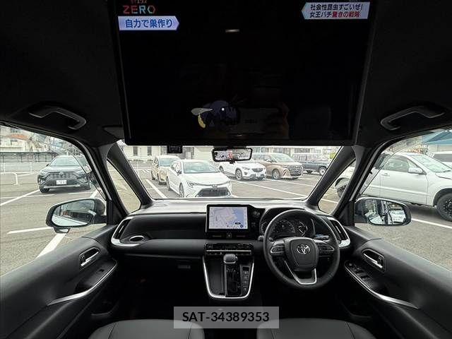 Toyota VOXY 2026-04 7226995-1