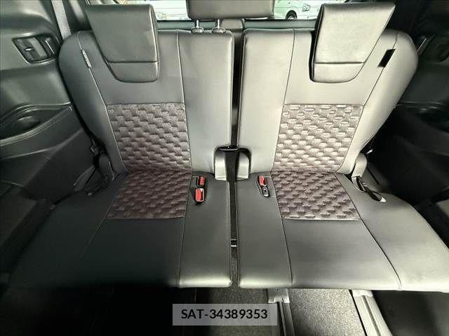 Toyota VOXY 2026-04 7226995-19