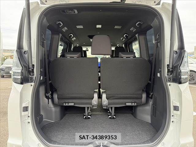Toyota VOXY 2026-04 7226995-20