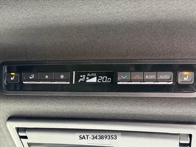 Toyota VOXY 2026-04 7226995-26