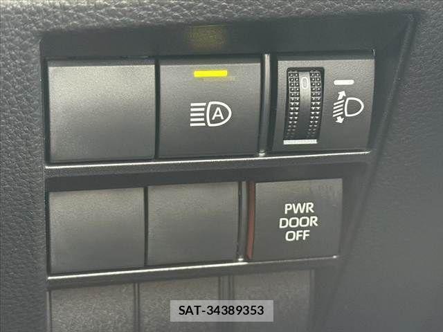 Toyota VOXY 2026-04 7226995-27