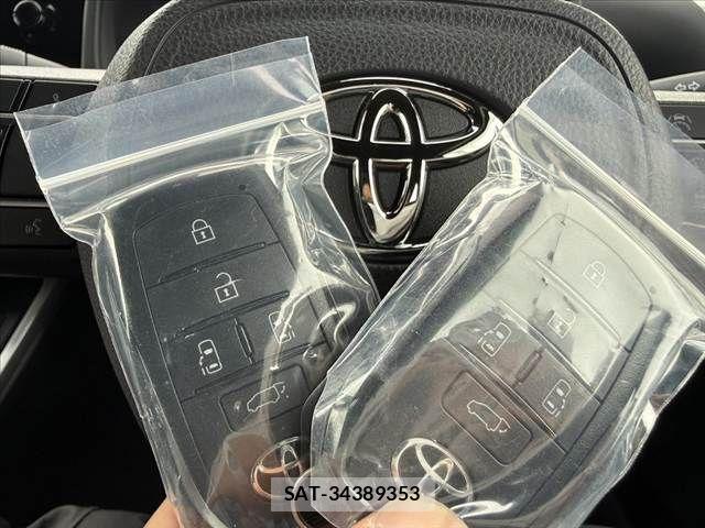 Toyota VOXY 2026-04 7226995-29