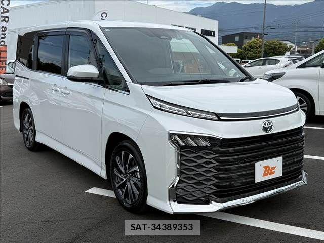 Toyota VOXY 2026-04 7226995-7
