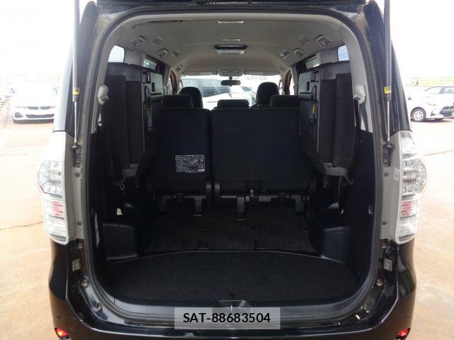 Toyota VOXY 2010-09 7226862-13