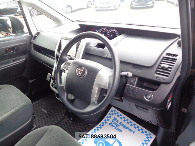 Toyota VOXY 2010-09 7226862-1