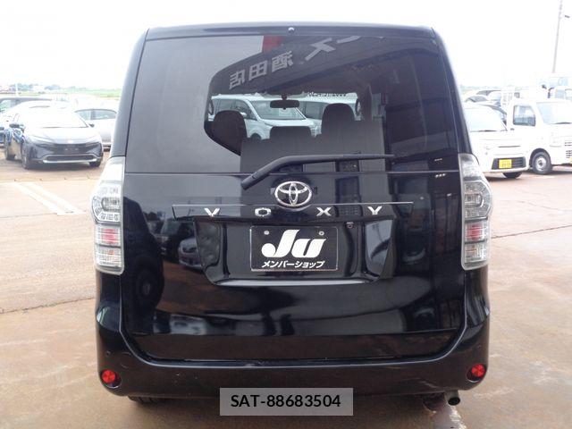 Toyota VOXY 2010-09 7226862-6