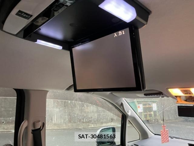 Toyota VOXY 2013-07 7226869-21