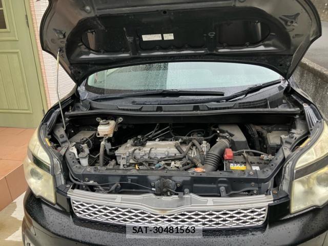 Toyota VOXY 2013-07 7226869-25