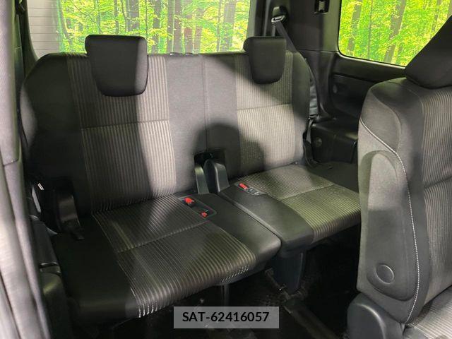 Toyota VOXY 2018-07 7226920-9