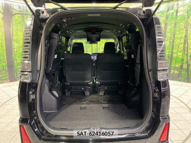 Toyota VOXY 2018-07 7226920-10