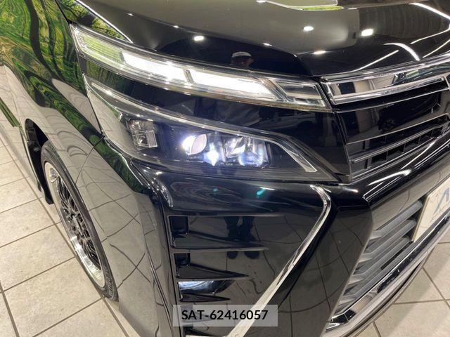 Toyota VOXY 2018-07 7226920-12