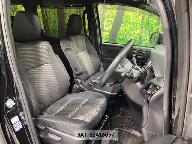 Toyota VOXY 2018-07 7226920-7