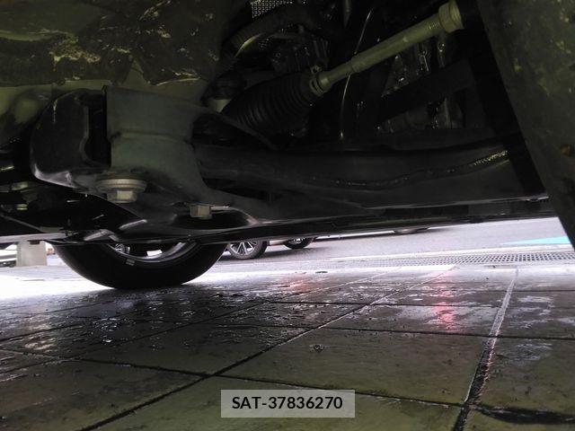 Toyota VOXY 2022-03 7226965-14