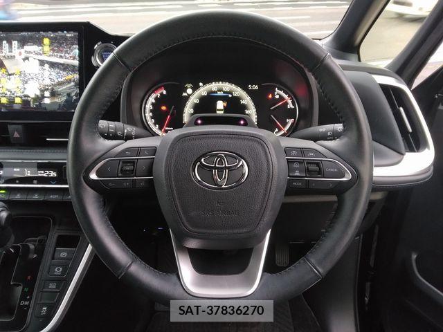 Toyota VOXY 2022-03 7226965-18