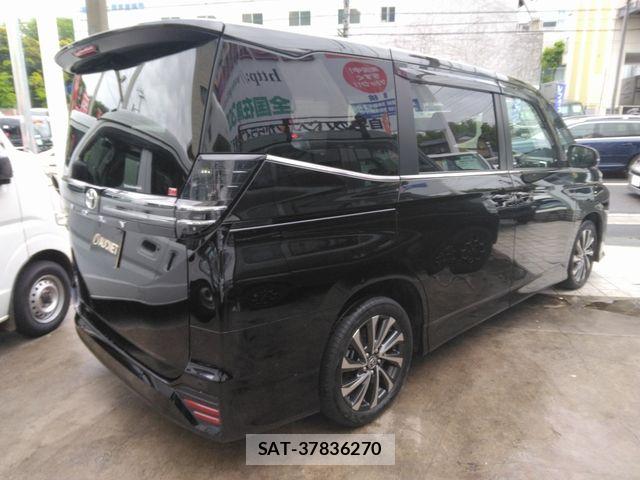 Toyota VOXY 2022-03 7226965-1