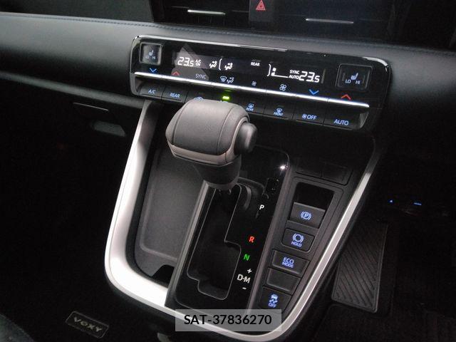 Toyota VOXY 2022-03 7226965-4