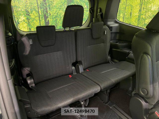 Toyota VOXY 2022-12 7226972-9