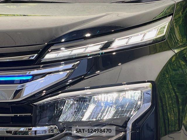 Toyota VOXY 2022-12 7226972-12