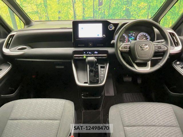 Toyota VOXY 2022-12 7226972-1
