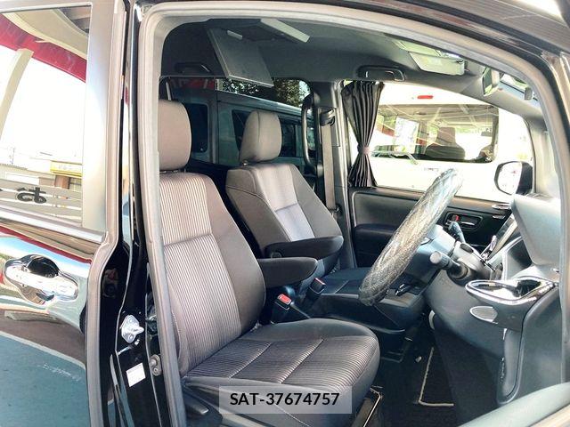 Toyota VOXY 2020-09 7226949-23