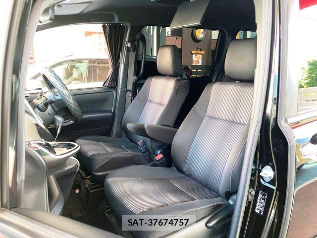 Toyota VOXY 2020-09 7226949-24