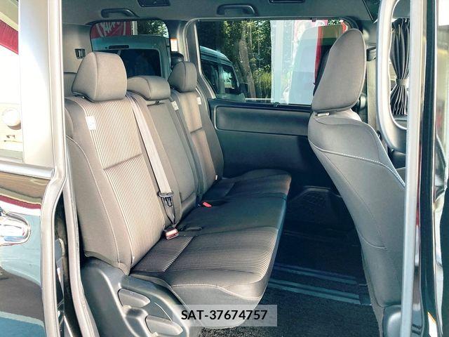 Toyota VOXY 2020-09 7226949-25