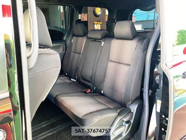 Toyota VOXY 2020-09 7226949-26