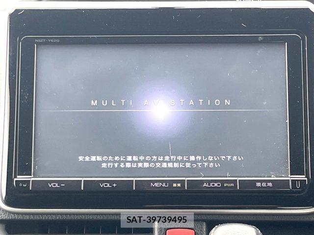 Toyota VOXY 2014-04 7226878-2