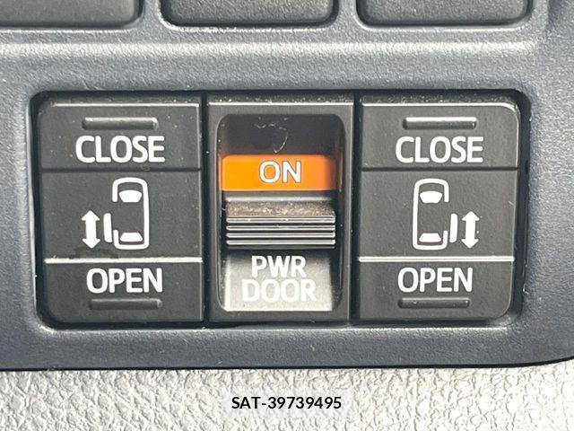 Toyota VOXY 2014-04 7226878-5