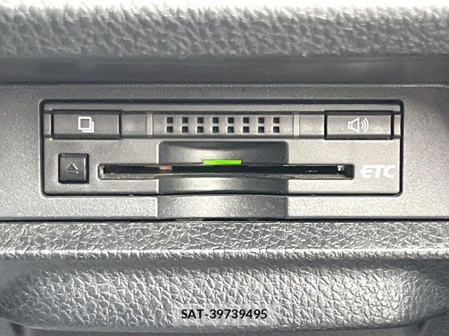 Toyota VOXY 2014-04 7226878-7