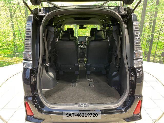 Toyota VOXY 2021-03 7226954-10
