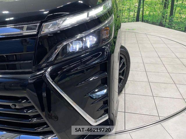 Toyota VOXY 2021-03 7226954-12