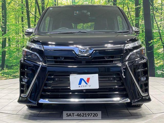 Toyota VOXY 2021-03 7226954-14