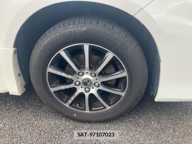 Toyota VOXY 2012-04 7226866-10