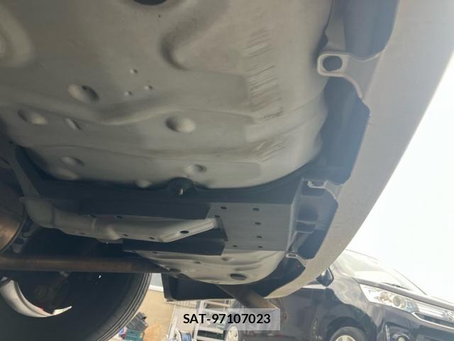 Toyota VOXY 2012-04 7226866-25