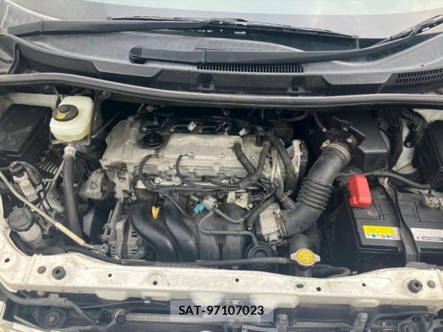 Toyota VOXY 2012-04 7226866-2