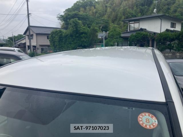 Toyota VOXY 2012-04 7226866-3
